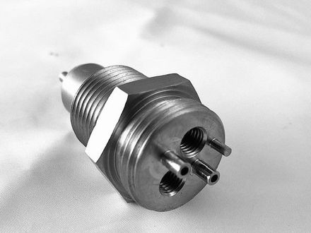 Precision CNC turned connector in 316 stainless steel